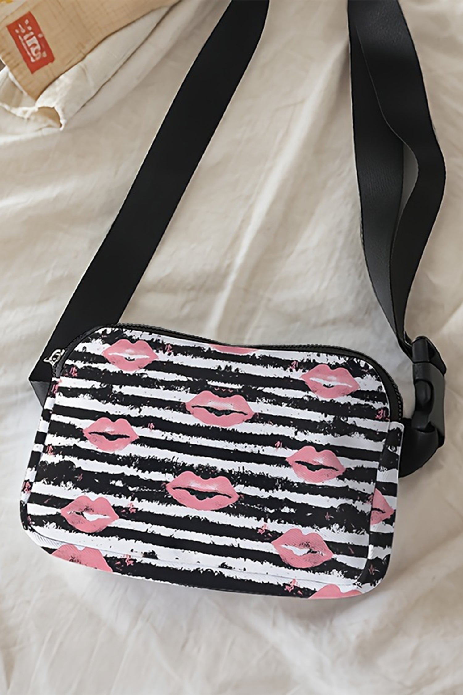 Color black Vintage Dyed Stripes Kiss Lips Printed Crossbody Bag